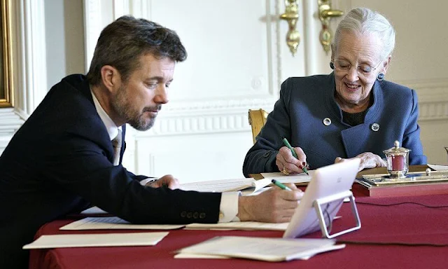 Queen Margrethe, accompanied by Crown Prince Frederik, led the meeting from Christiansborg Castle