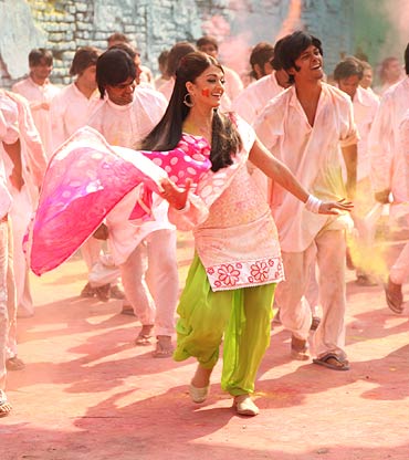 Take a note from your favourite movie characters on how to dress this Holi