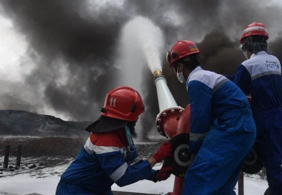 Komisi-VII-DPR-Pertamina-Sebut-Kebakaran-Kilang-Balongan-Akibat-Petir-Alasan-Konyol