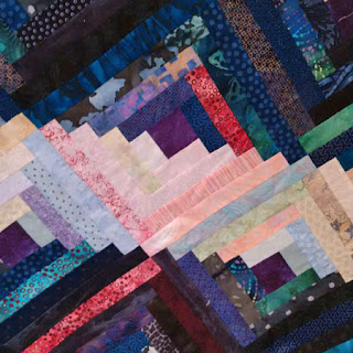 Log Cabin quilt: QuiltBee
