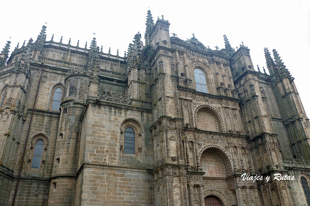 Fachada de la Catedral nueva de Plasencia