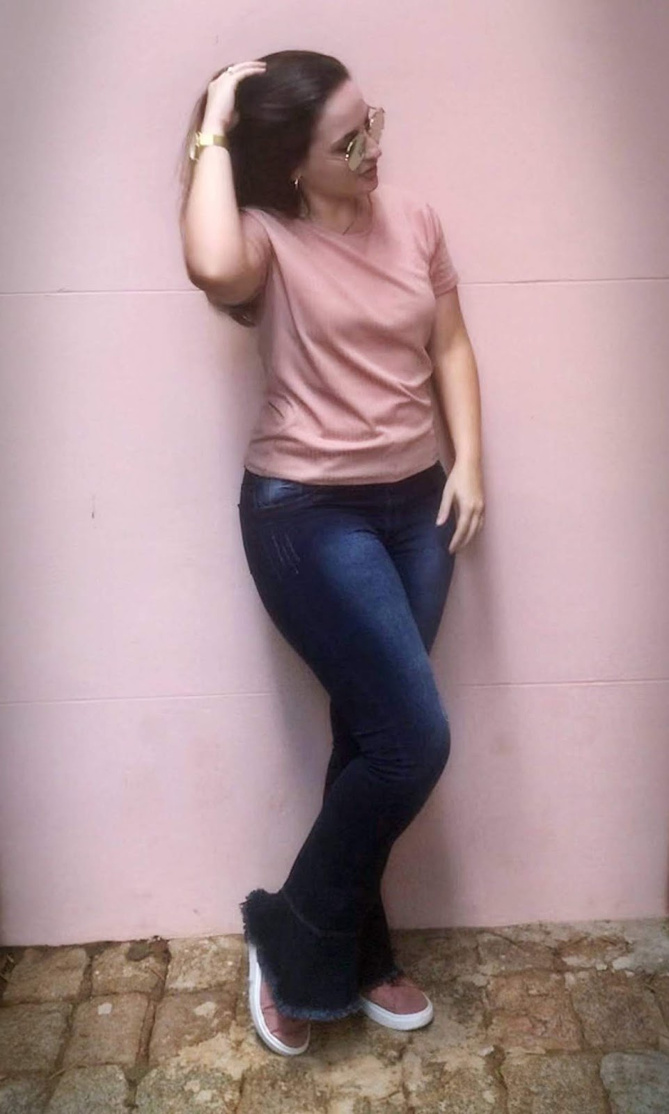 GabiiVinholi: LOOK DA SEMANA: calça flare com tênis (look rosinha) ♥