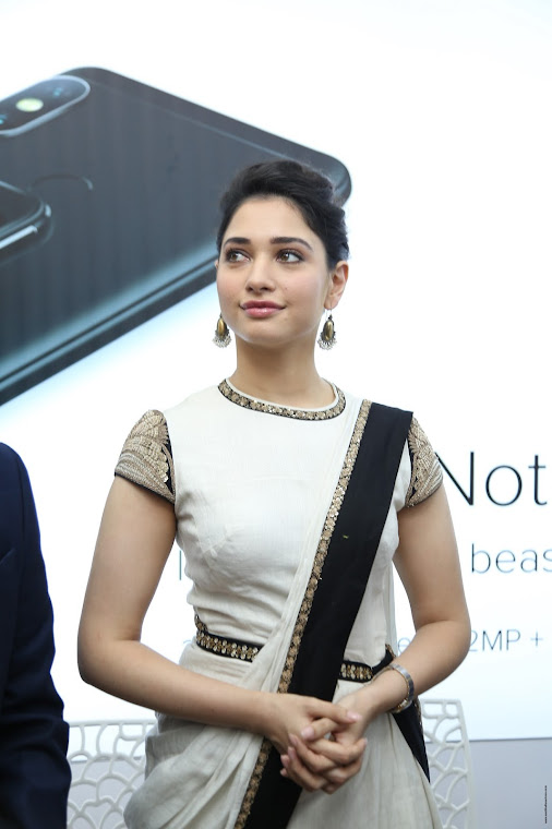 Tamannaah Bhatia launch Happi Mobiles store