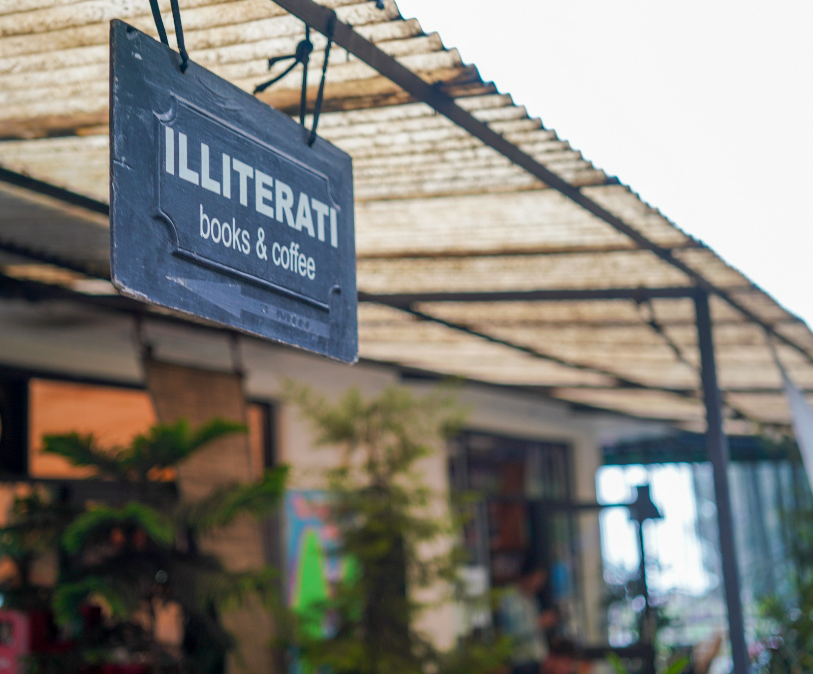 illiterati books & coffee, dharamshala