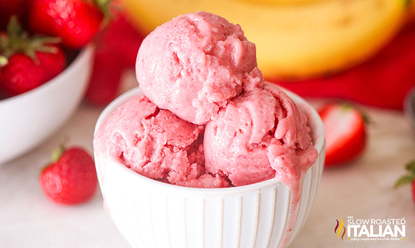 Strawberry Banana Ice Cream (2Ingredients) + Video
