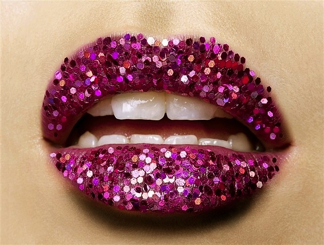 Friday's ffffound: glitter lips
