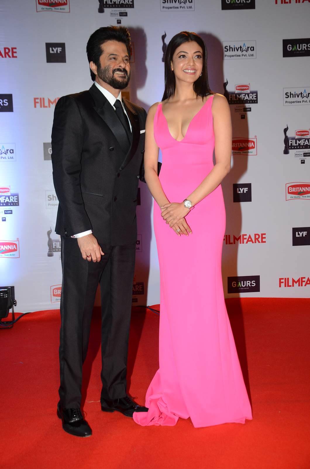 Kajal Aggrawal with Anil Kapoor at Filmfare award 2016