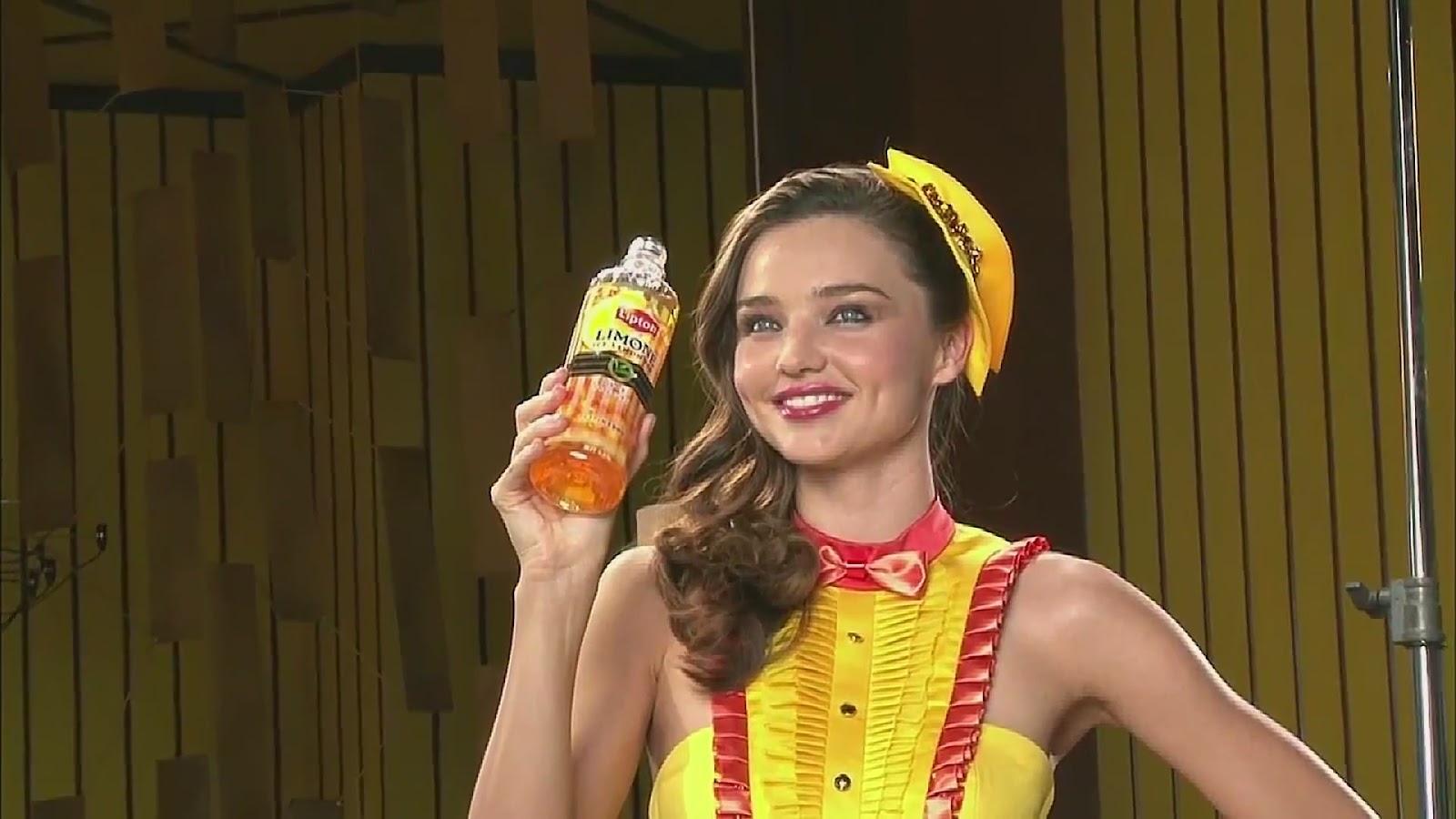 https://1.bp.blogspot.com/-Rc2kg7Hh6vs/T8i-rPW8SMI/AAAAAAAAAgw/WvCuDi10kjk/s1600/Miranda+Kerr+3.jpg