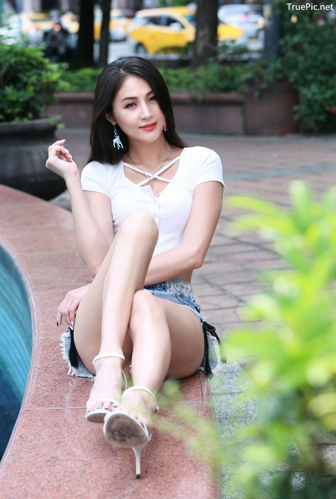 Image-Beautiful-Taiwanese-Girl-Lola-雪岑-Perfect-Long-Legs-Baby-TruePic.net- Picture-17