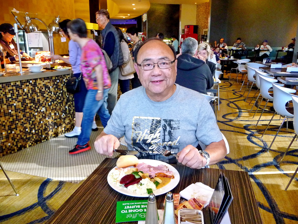 Sunny 飲飲食食 The Buffet at Grand Villa Casino (賭場買一送一自助晚餐)