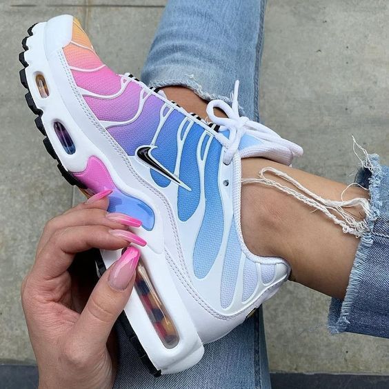 wmns air max plus