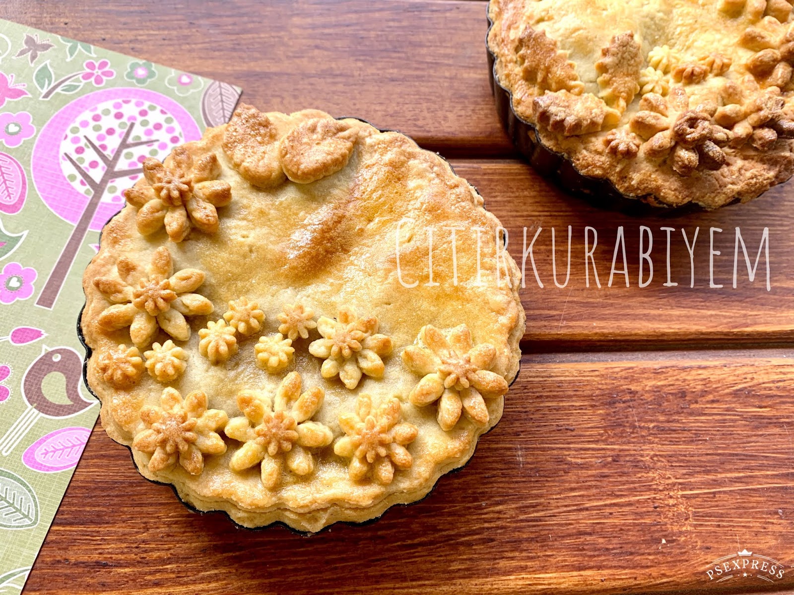Butik kurabiye,tatlı ve yemek tarifleri,Turkish cuisine ÇİÇEKLİ ELMALI