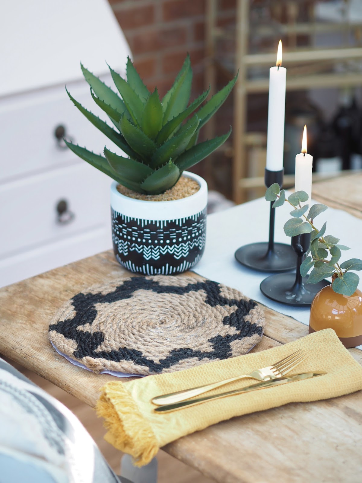 Weekend MiniMake DIY rope placemats Dove Cottage