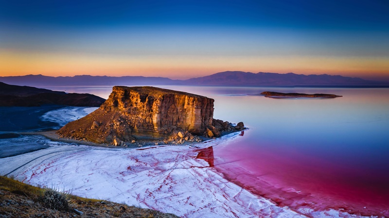 ทะเลสาบอูร์เมีย (Lake Urmia: دریاچه ارومیه)