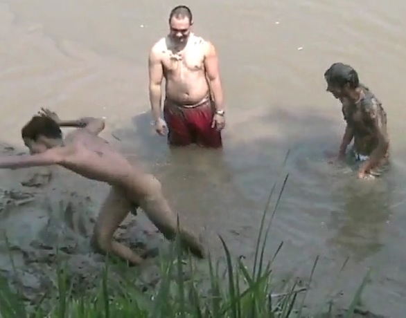 Uncensored Naked Girls In Mud