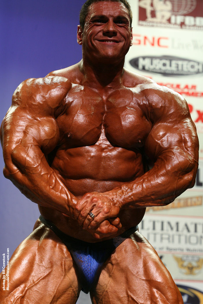 Muscle Lover Spanish massive bodybuilder Paco Bautista "El Toro" (2)