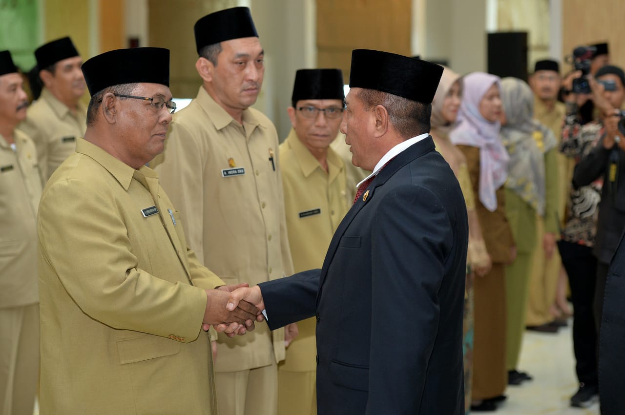 Gubernur Sumut Lantik 13 Pejabat Eselon Iii Dailysatu Com