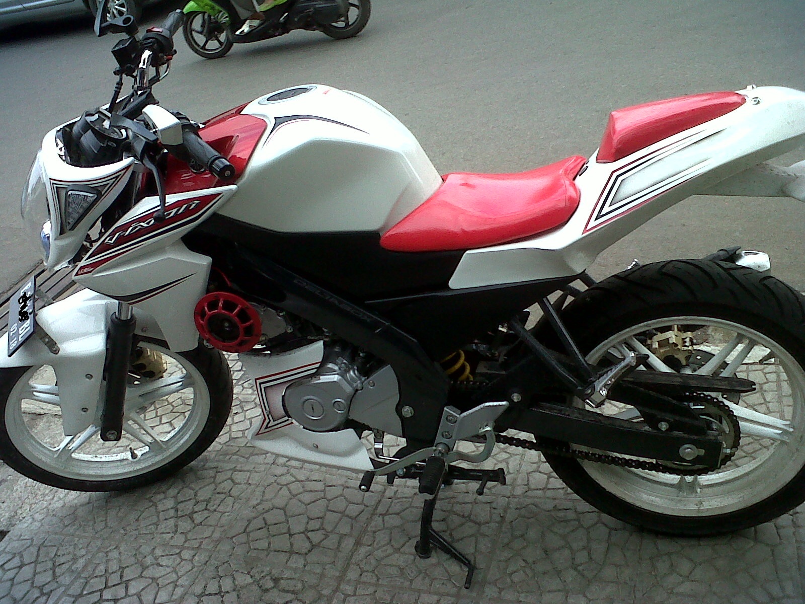 Dowload Koleksi Modifikasi Airbrush Vixion 2010 Terbaru Fire Modif