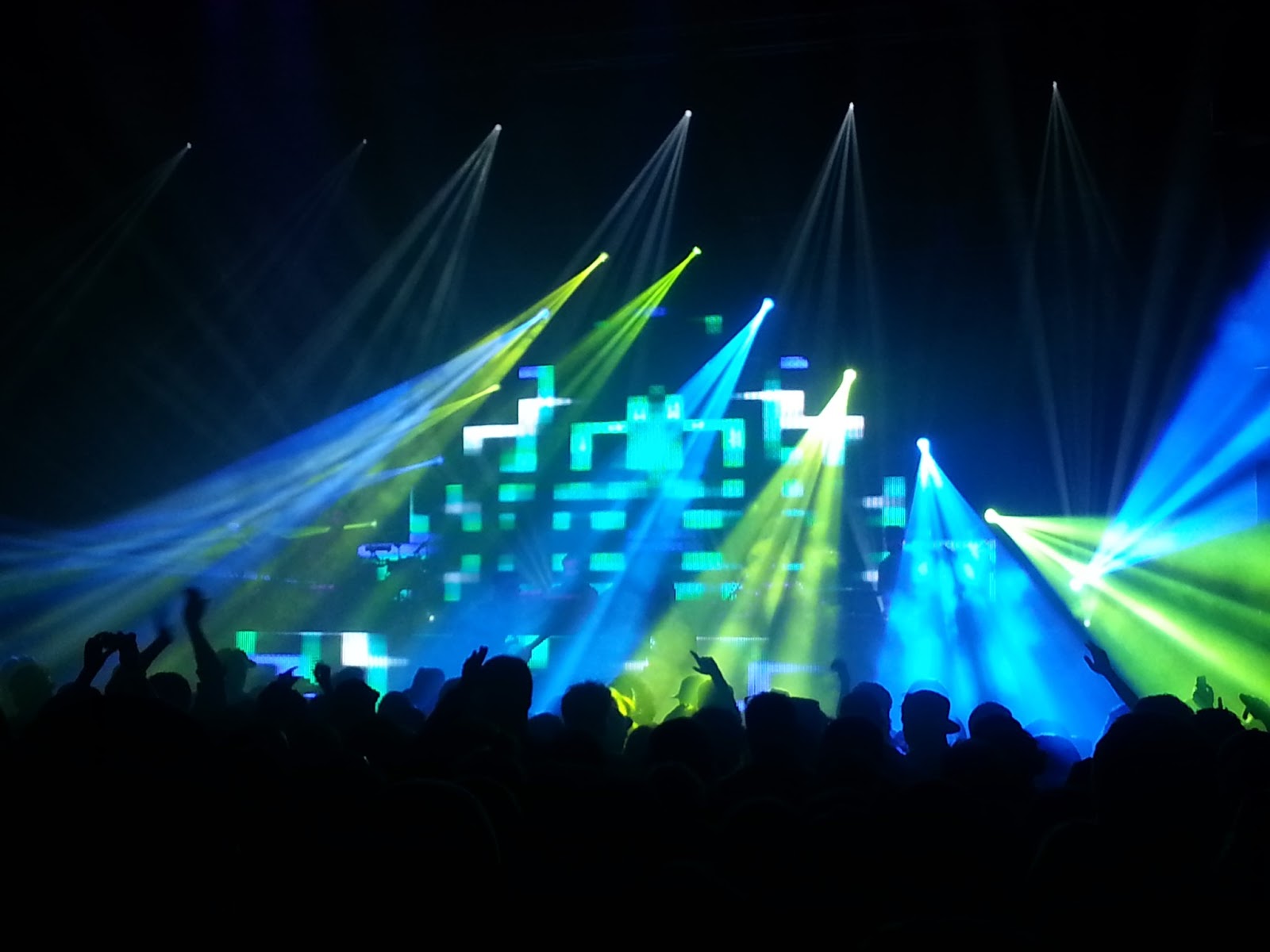 MOTORCITYBLOG: Show Review: Sound Tribe Sector 9 at The Fillmore