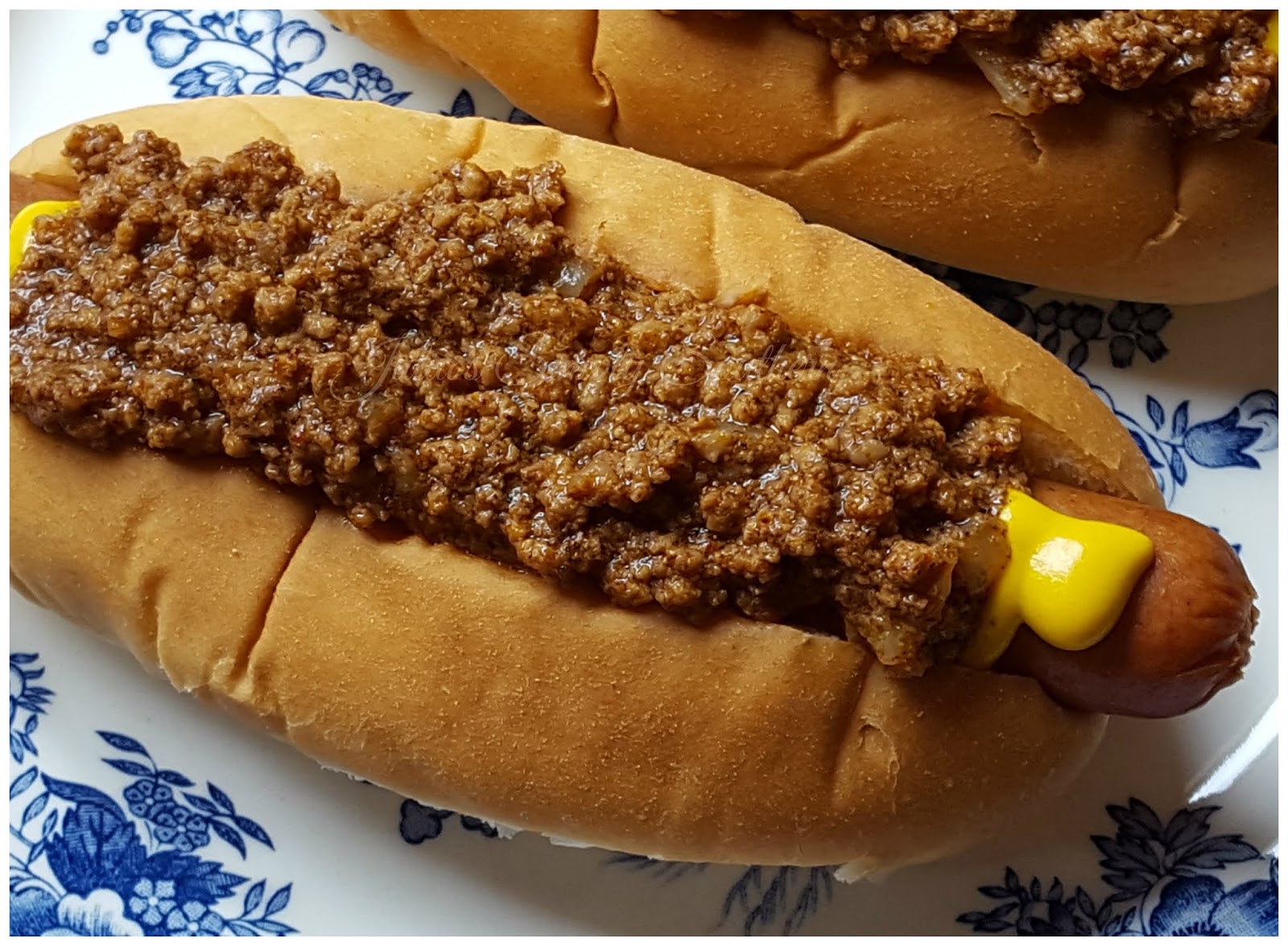 Julia&amp;#39;s Simply Southern: Julia&amp;#39;s Southern Hot Dog Chili Sauce