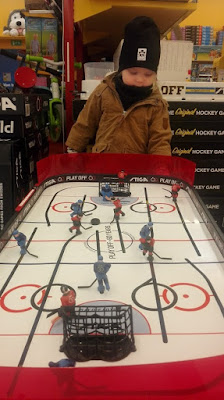 MARRASKUU jo, voihan ajankulu!