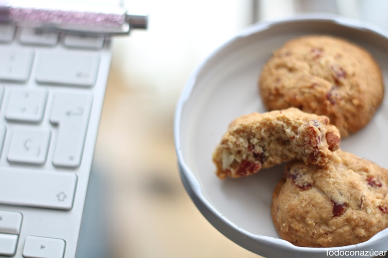 galletas con cerezas   o arándanos secos y almendras