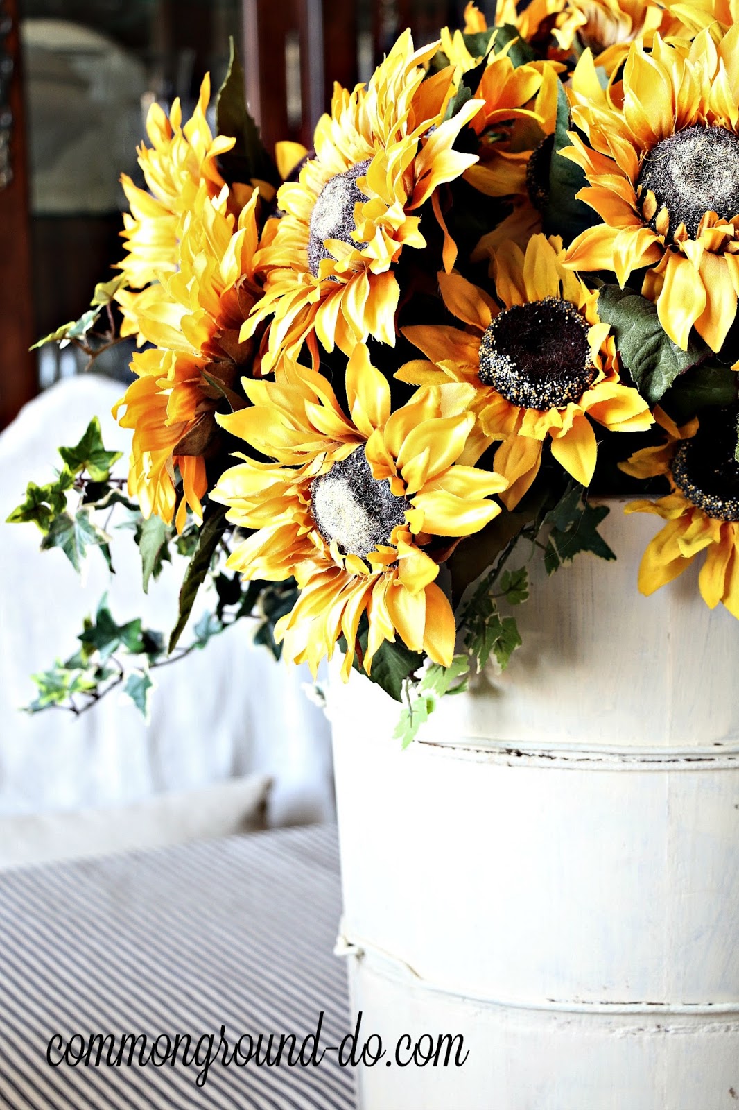 common ground Farmhouse Sunflower Tabletop