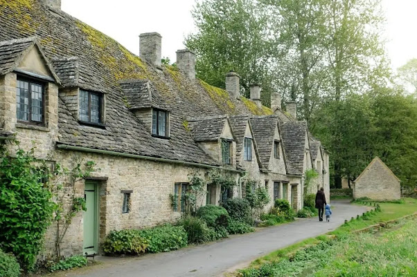 What are the Cotswolds famous for? Travel Guide