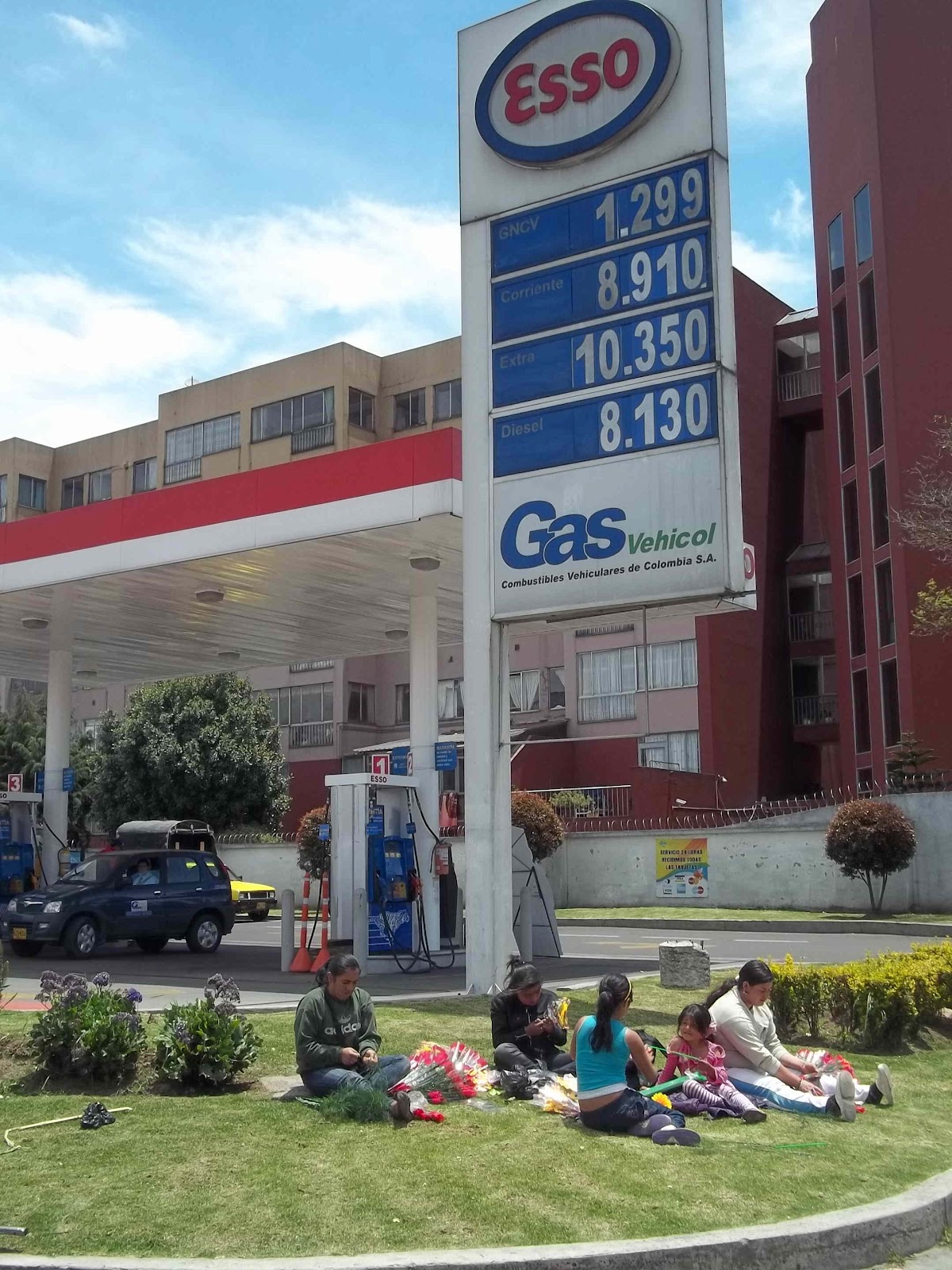 Mike's Bogota Blog Women's Day in Colombia Not So Rosy