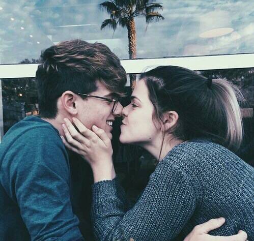 Featured image of post Whatsapp Dp Boyfriend Cute Love Couple Wallpaper / Shared by e l e n i on we heart it.