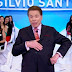 Silvio Santos surge com manchas na mão durante programa: 'fui ao médico'