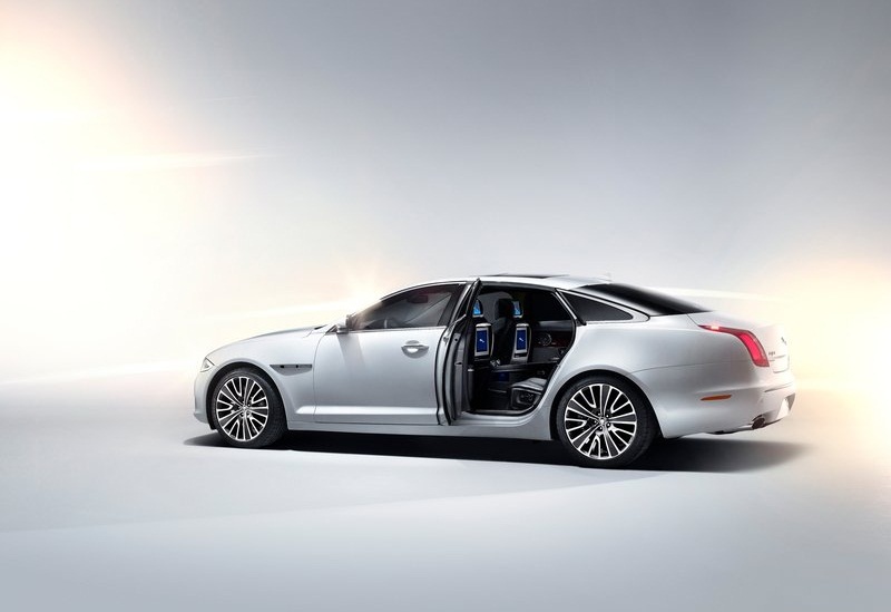 Sport Car Garage: Jaguar XJ Ultimate (2013)