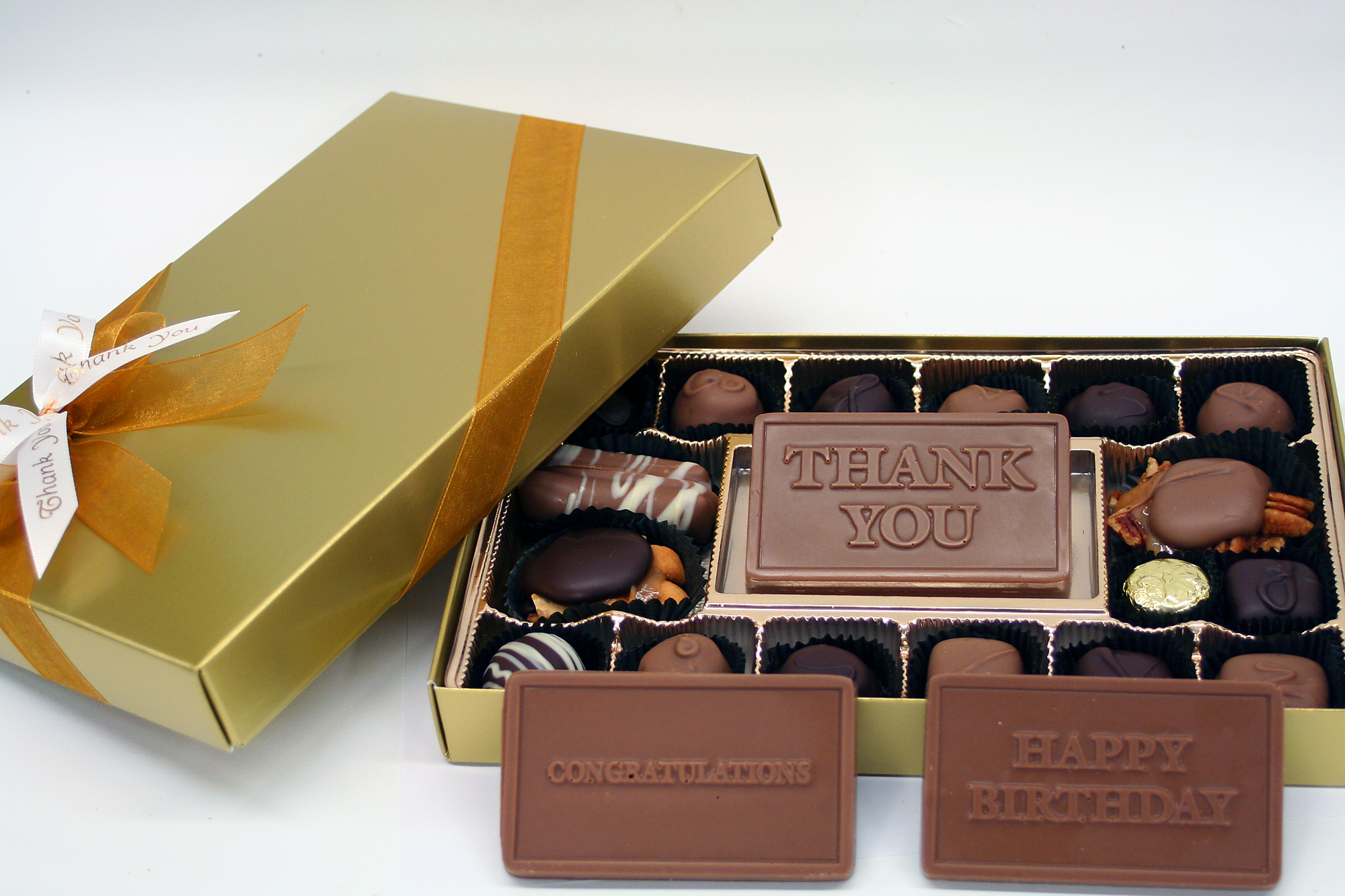 Лучший шоколад в москве. Коробка шоколада. Шоколад в коробочке. Элитный шоколад. Лучший шоколад.