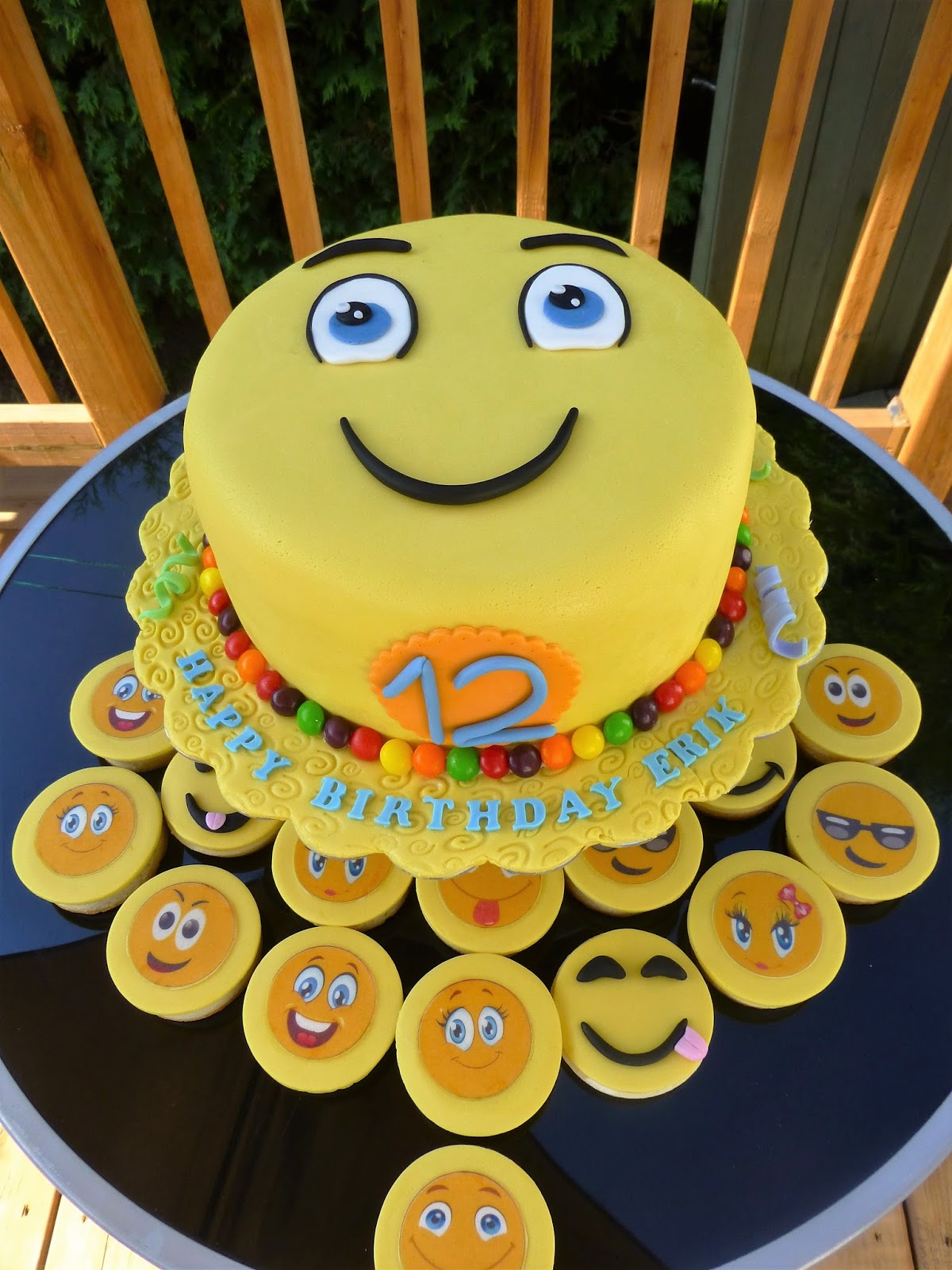 CakeSophia Emoji cake