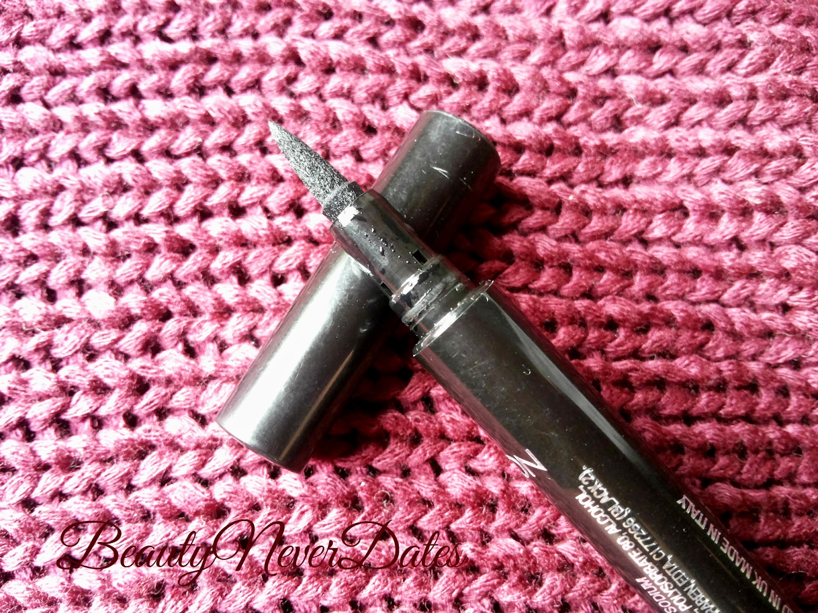 Collection 2000 Extreme 24 hour Felt Tip Liner - Black Collection 2000 Extreme 24 hour Felt Tip Liner - Black