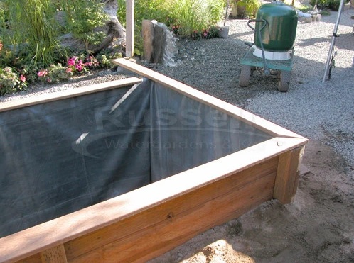 Các tắm gỗ chèn xung quanh với màng chống thấm HDPE