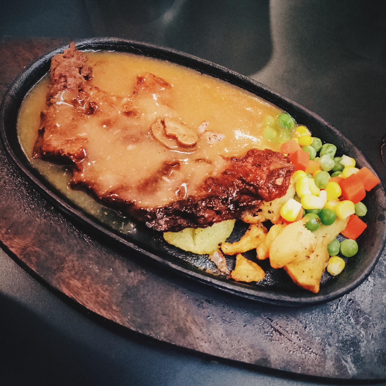 Nyicip Beef Steak Yang Endolita Babanero