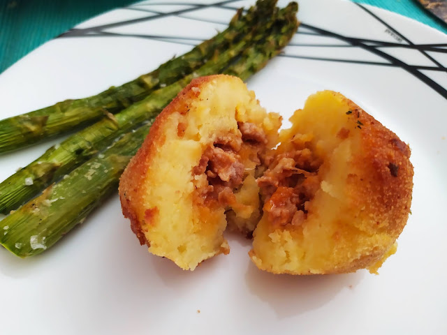 Bombas de patata y carne picantes - Happy Chef Aigostar