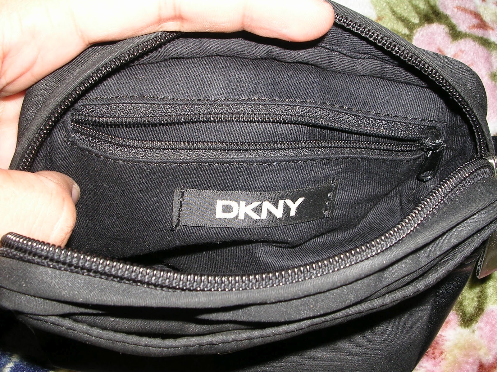 Kucai Vintage Collection DKNY SLING BAG