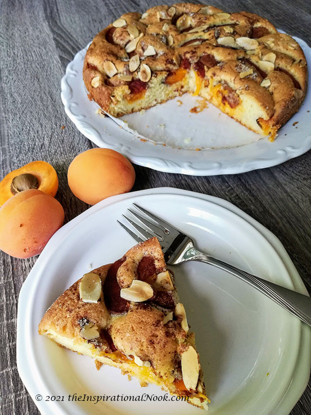 German Apricot and Almond Cake Aprikosenkuchen