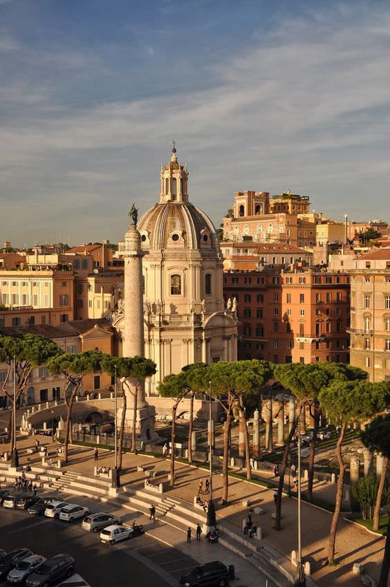 Italy Travel Guide: 10 Best Places to Visit in Rome -  Foro di Traiano
