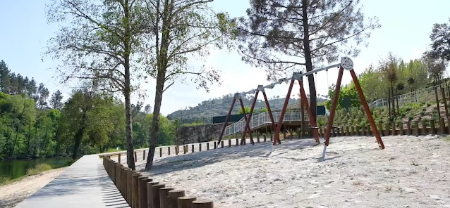 Parque Infantil da Praia Fluvial do Rabaçal Parque Infantil da Praia Fluvial do Rabaçal