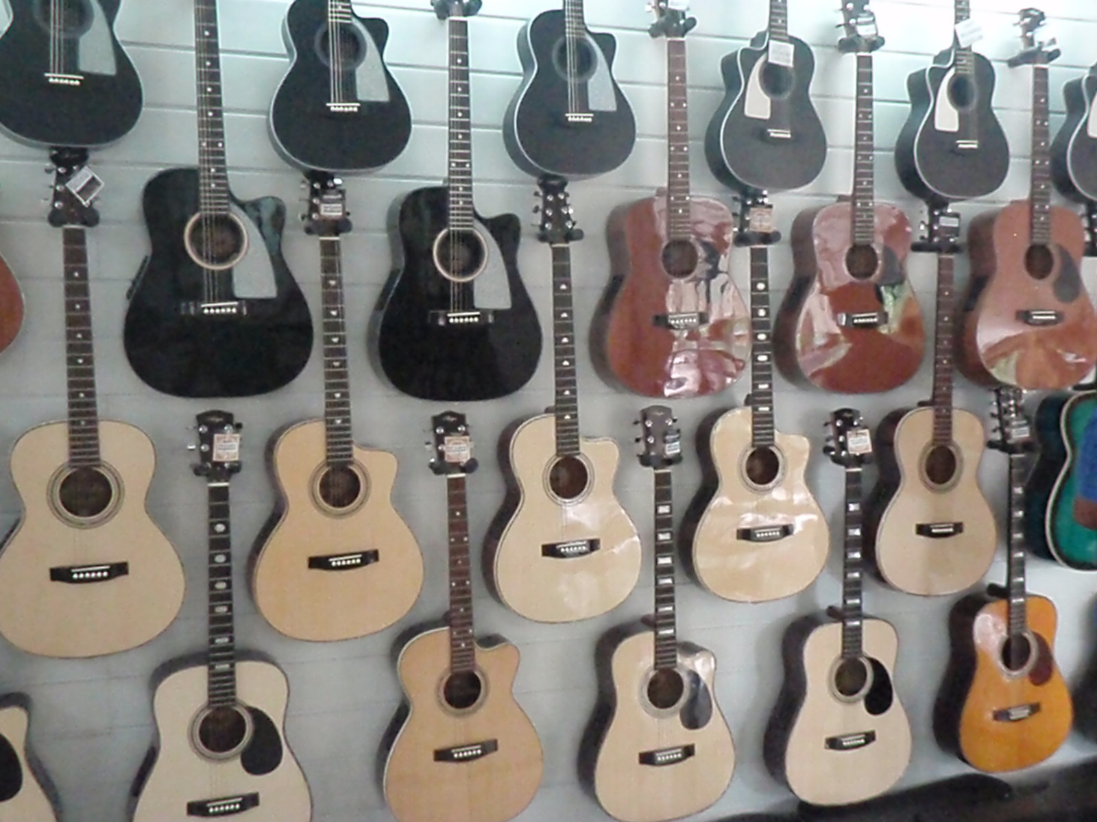 Alegre Guitar Factory Store in Mactan, Cebu Noelizm