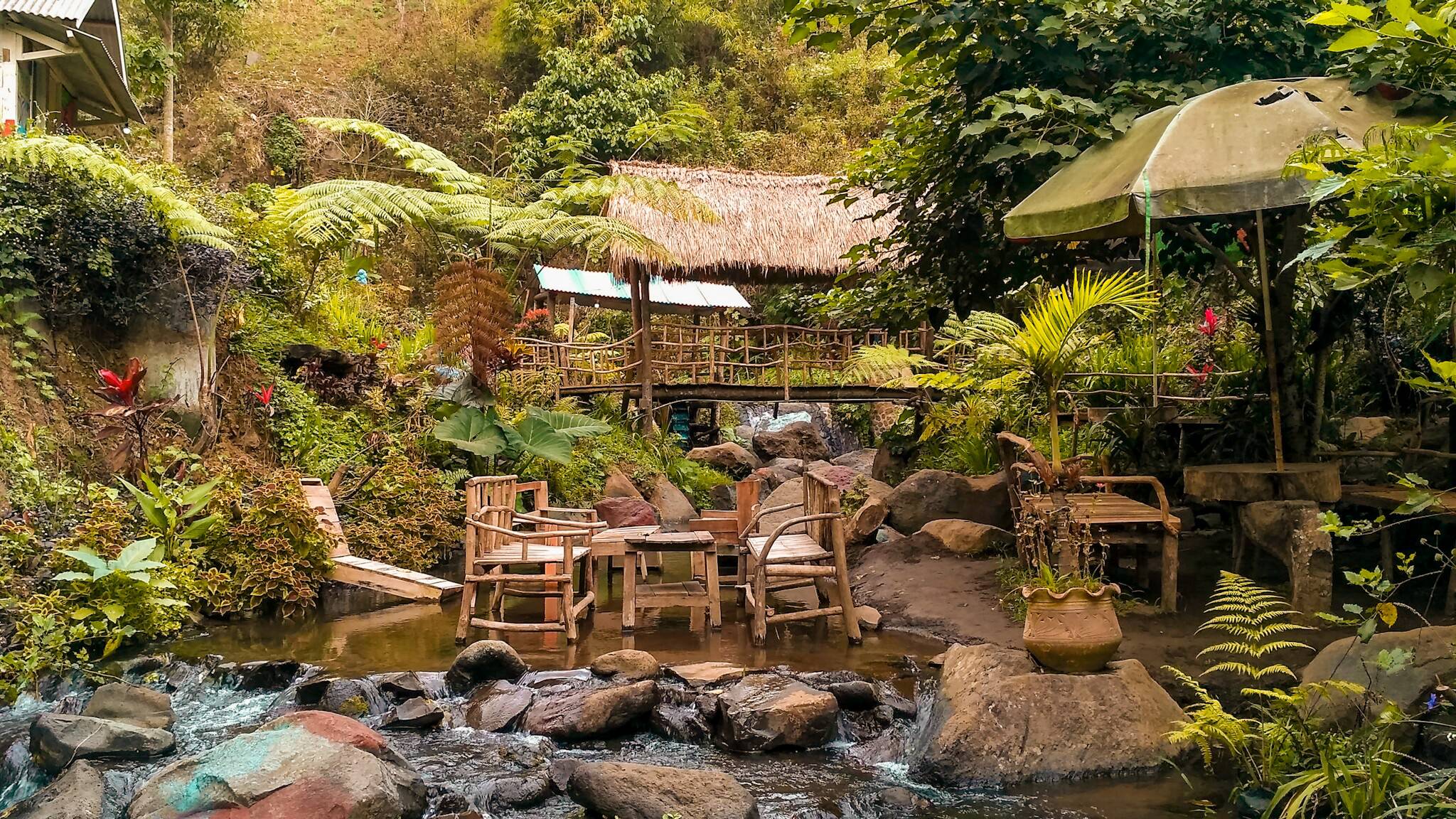 cafe sekitar taman safari