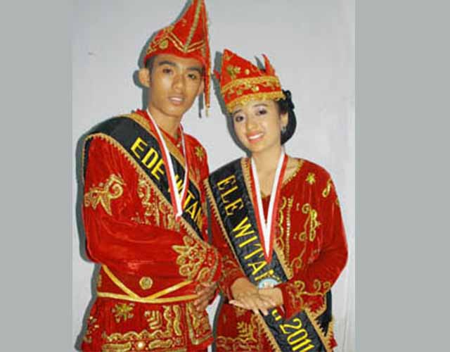 Pakaian Adat Sulawesi Tengah (Suku Mori) Pakaian Adat Sulawesi Tengah (Suku Mori)