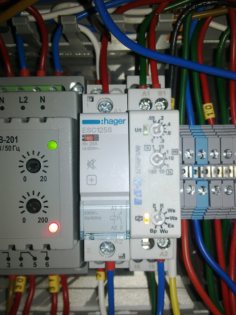 Бесшумный контактор Hager ESC125S (1p 25 A 1NO) в шкафу автоматики приточной вентиляции