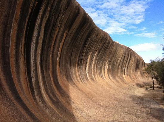 WORLD AMAZING FACTS: WAVE ROCKS