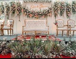 Tentukan vendor yang akan di pakai untuk dekorasi pernikahan