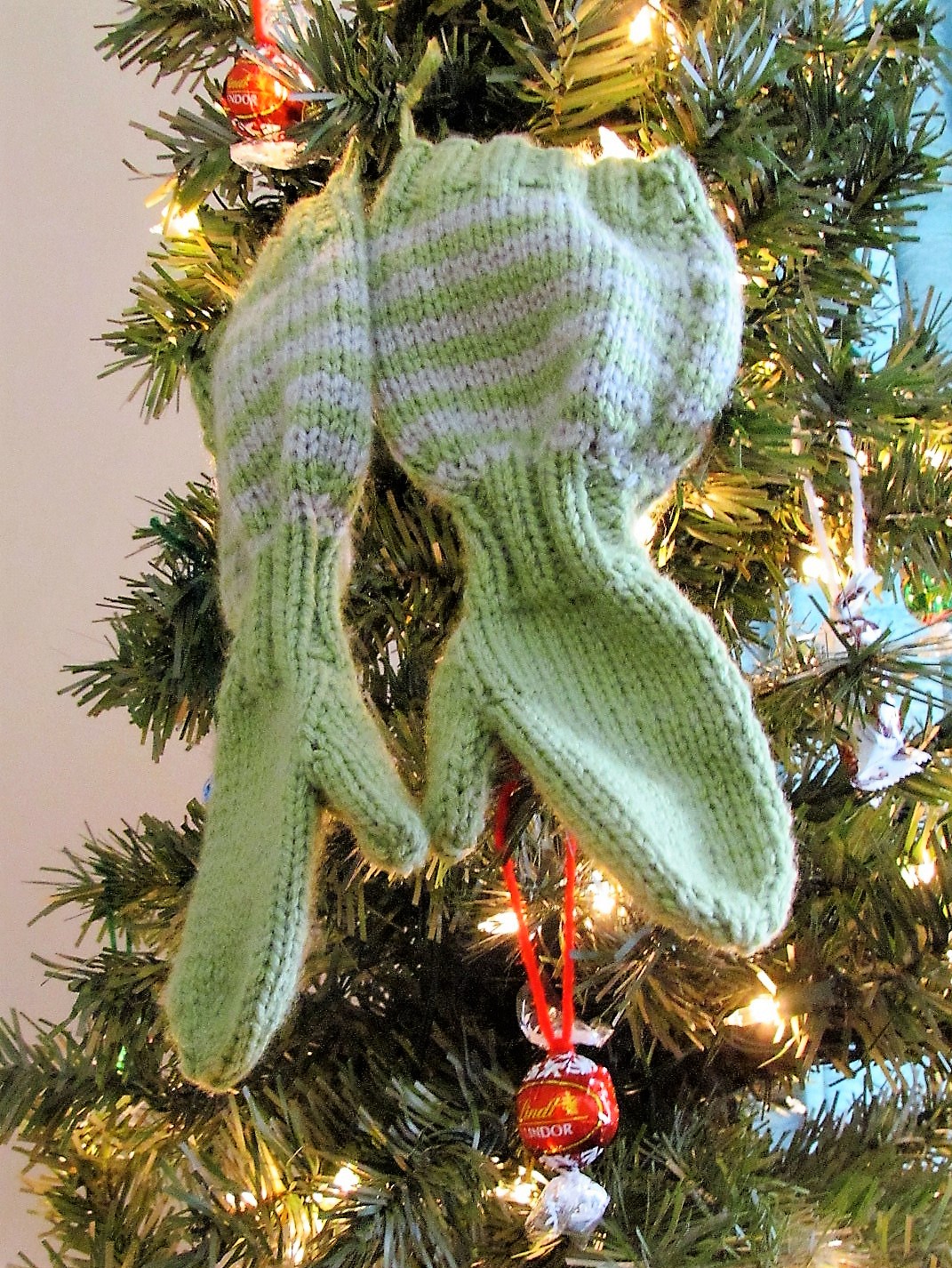 Crafts and Stuff: The Mitten Tree