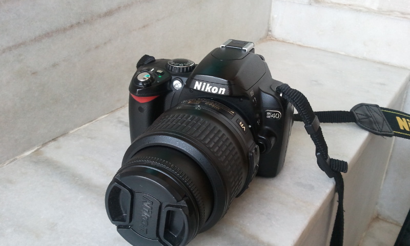 Spesifikasi dan Harga Kamera Nikon D40 yang Mungil dan